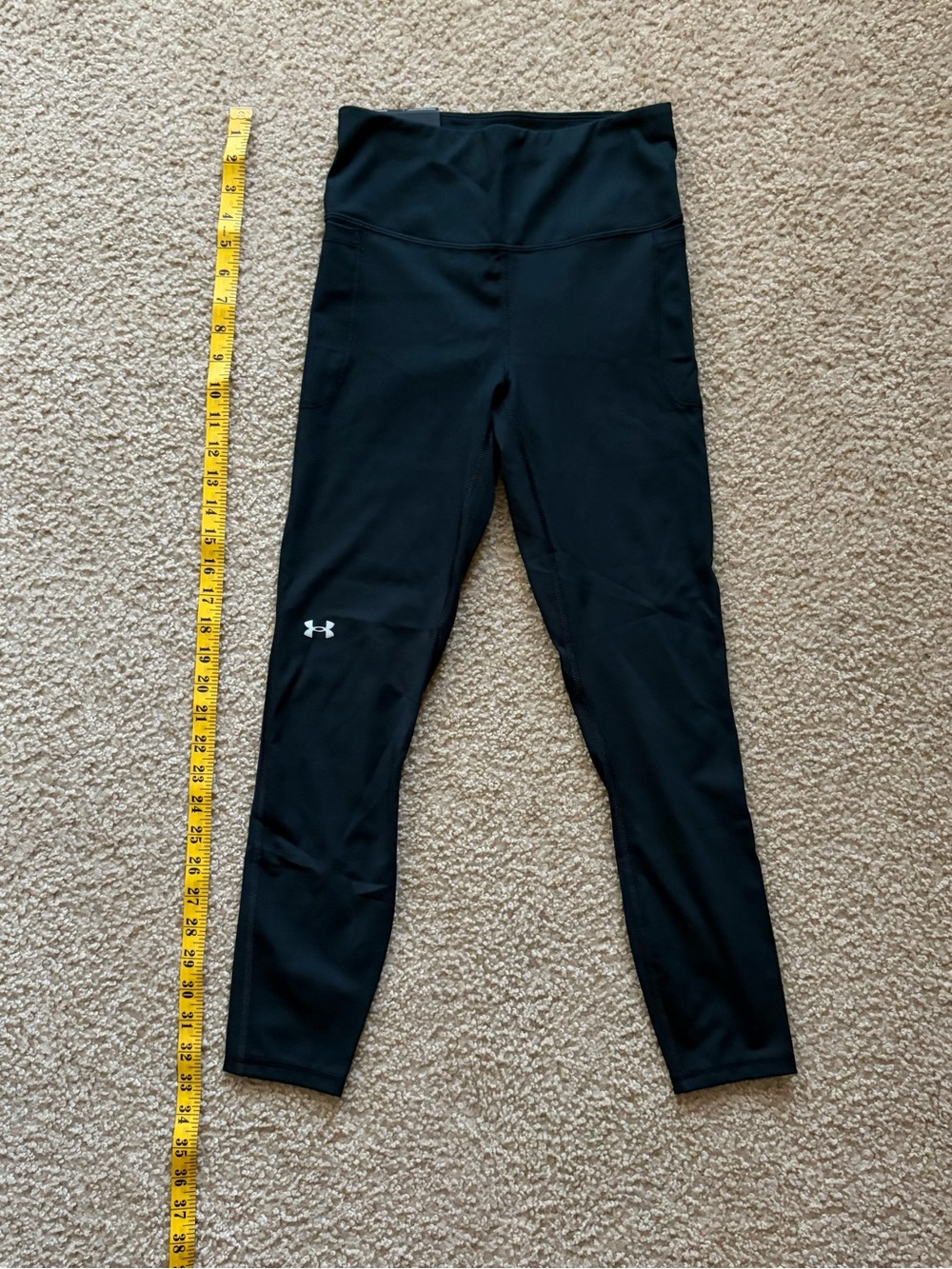 Under Armour Black Ankle-Length Fitted Leggings